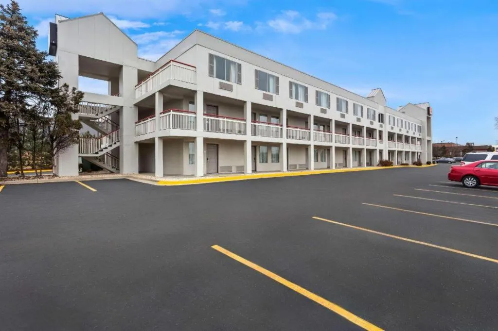 Econo Lodge Willowbrook