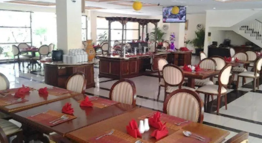 Yusro Hotel Restaurant & Convention