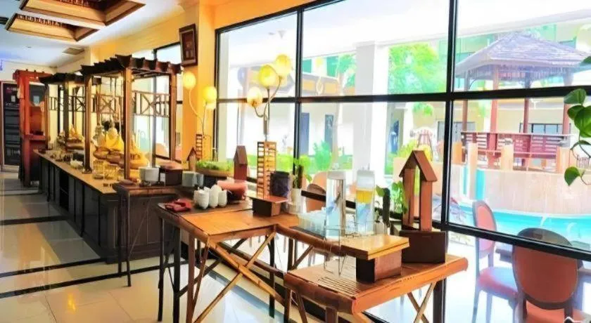 Yusro Hotel Restaurant & Convention