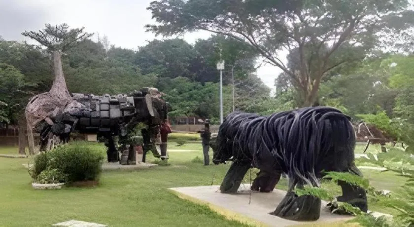 Yusro Hotel Restaurant & Convention