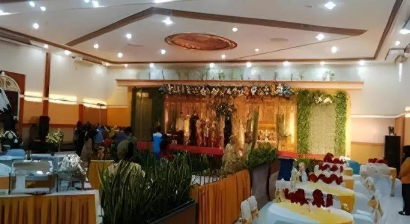 Yusro Hotel Restaurant & Convention