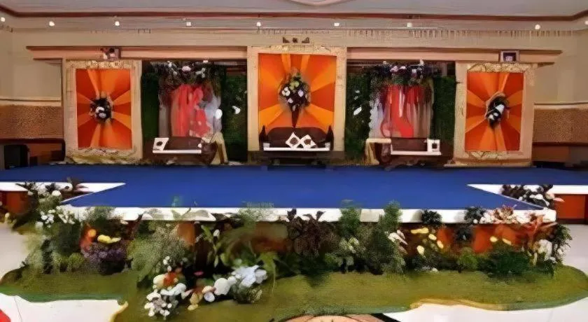 Yusro Hotel Restaurant & Convention