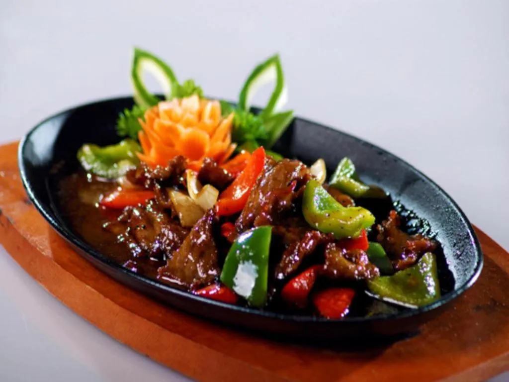 Yusro Hotel Restaurant & Convention