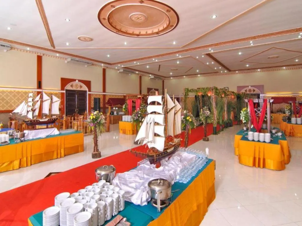 Yusro Hotel Restaurant & Convention