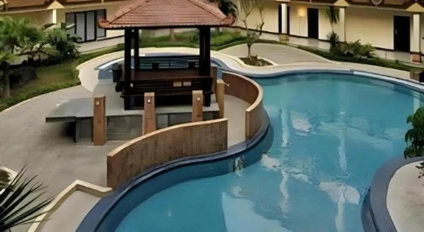 Yusro Hotel Restaurant & Convention