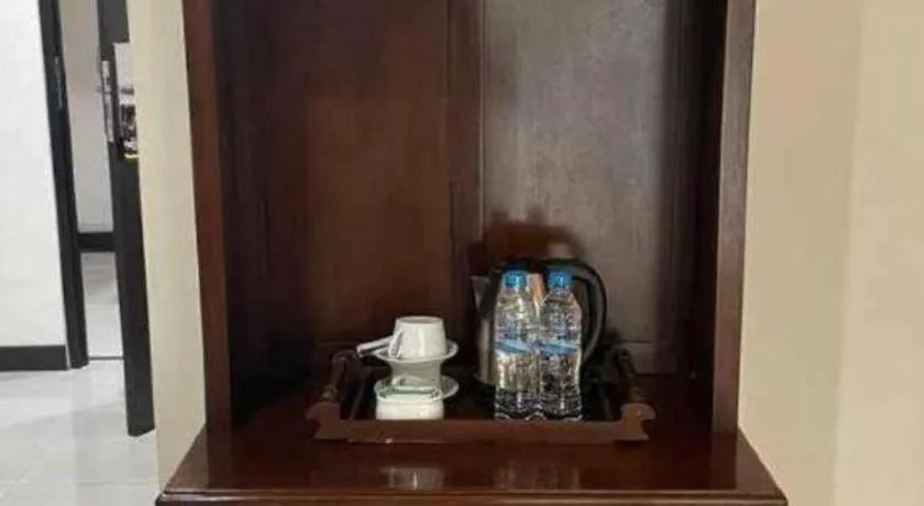 Yusro Hotel Restaurant & Convention