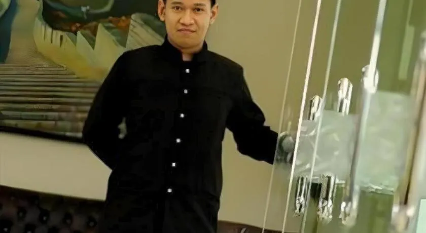 Yusro Hotel Restaurant & Convention