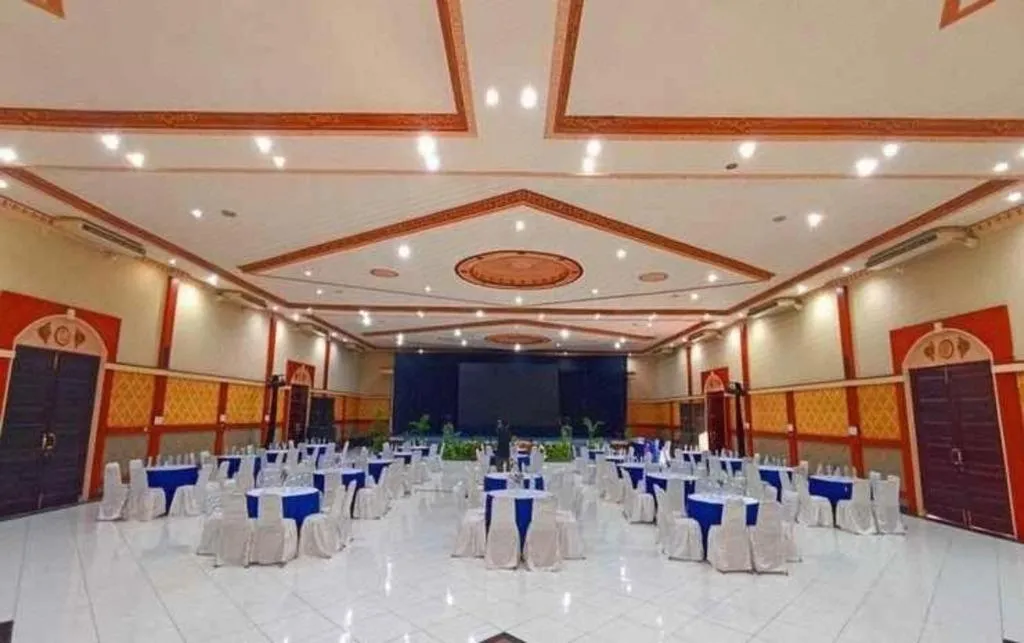 Yusro Hotel Restaurant & Convention