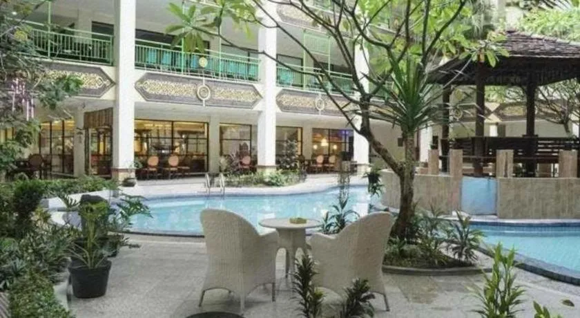 Yusro Hotel Restaurant & Convention