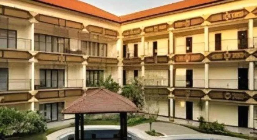 Yusro Hotel Restaurant & Convention