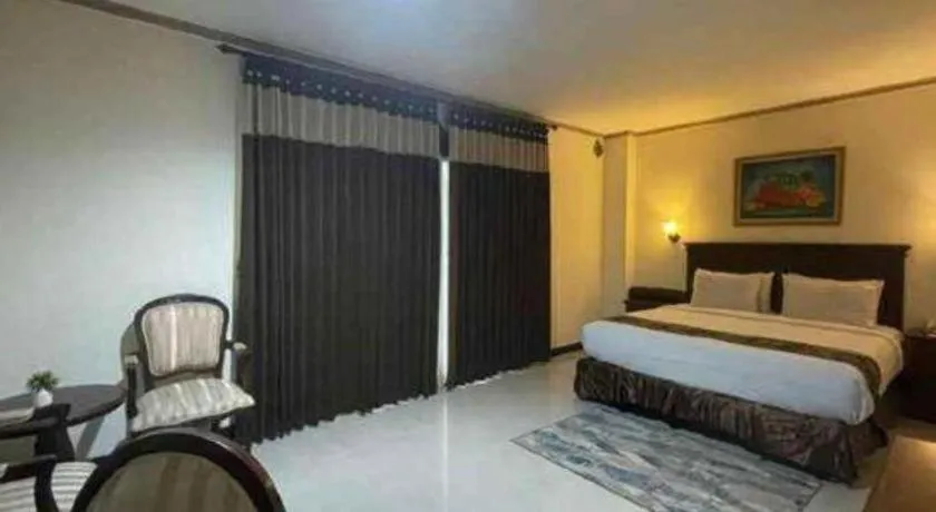 Bed in Yusro Hotel Restaurant & Convention