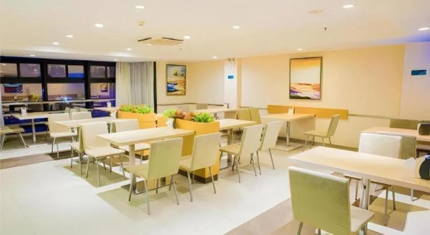 City Comfort Inn Nanning Normal University Mingxiu Metro Station