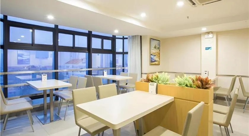 City Comfort Inn Nanning Normal University Mingxiu Metro Station