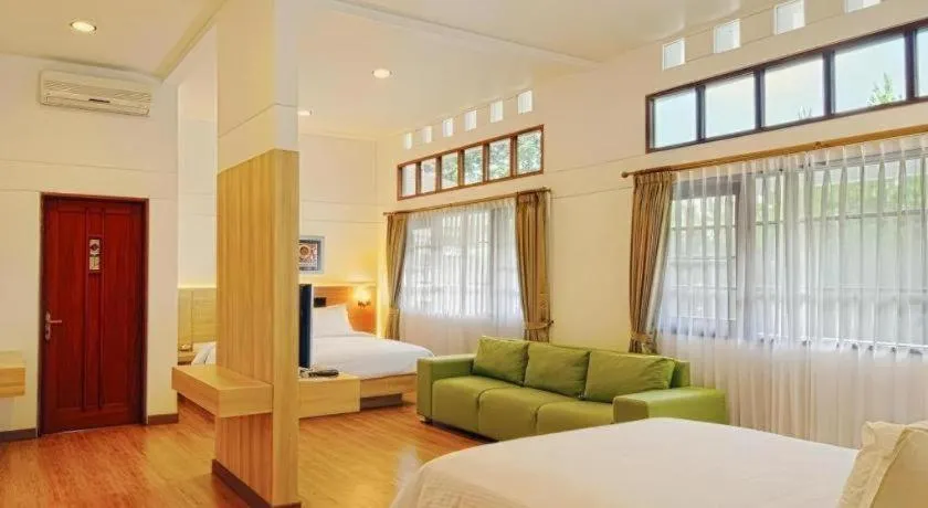 Bed in Bumi Bandhawa Hotel