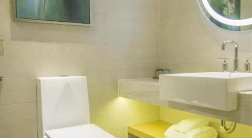 Lavande Hotel Guangzhou Tianhe Sports West Road Subway Station