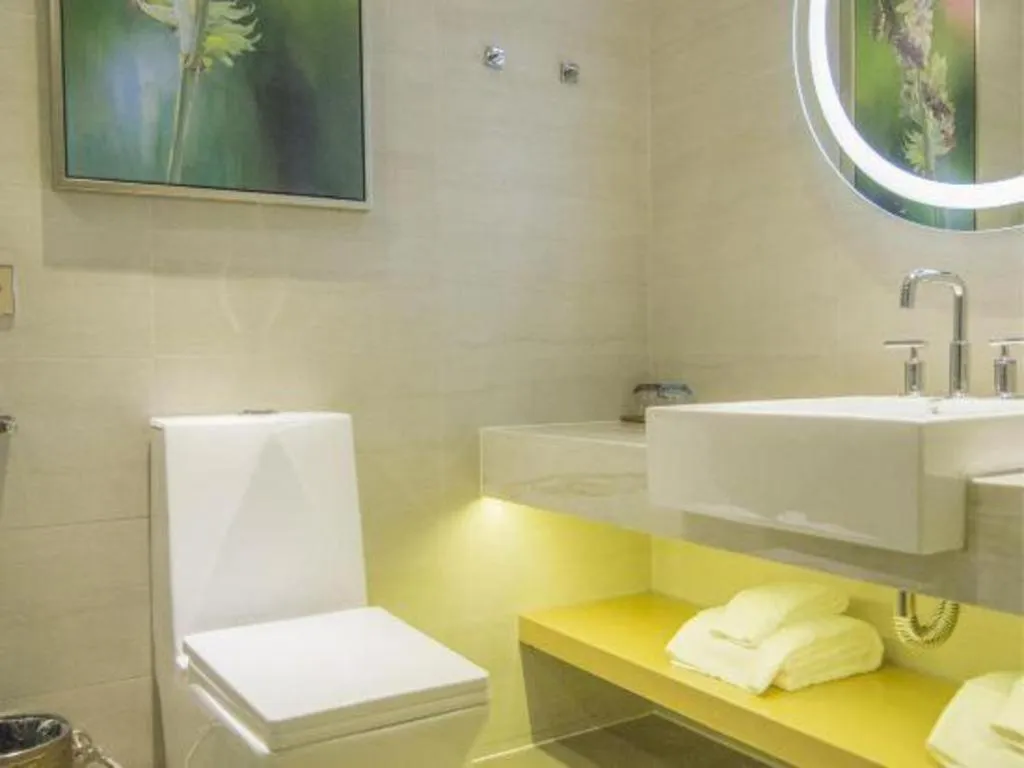 Lavande Hotel Guangzhou Tianhe Sports West Road Subway Station