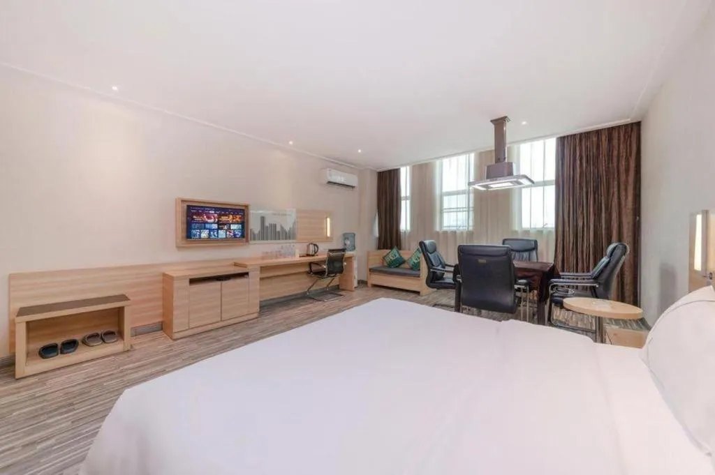 Bed in City Comfort Inn Zhuzhou Sports Center Red Star Macalline