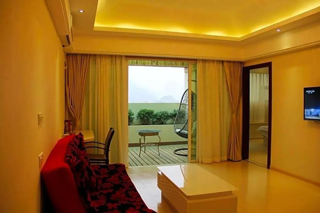 Chuanghui Business Hotel