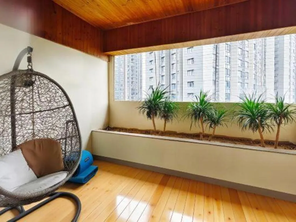 Chuanghui Business Hotel