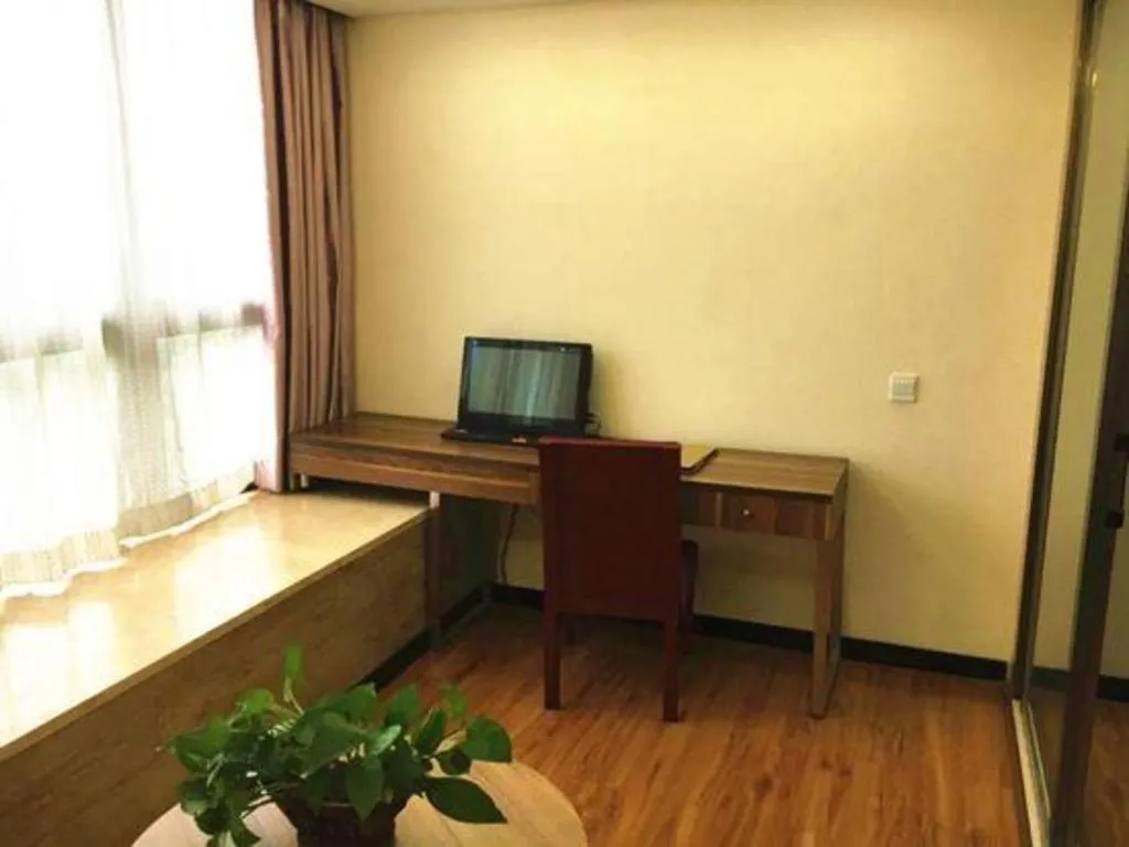 Chuanghui Business Hotel