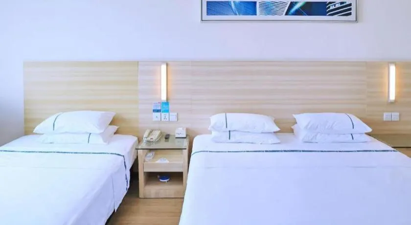 Bed in City Comfort Inn Jingzhou Ancient City Taiyue Road