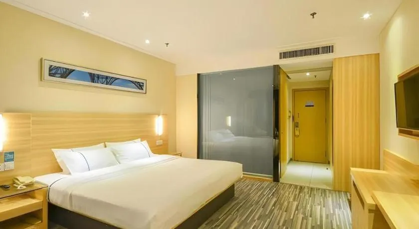 Bed in City Comfort Inn Jingzhou Ancient City Taiyue Road