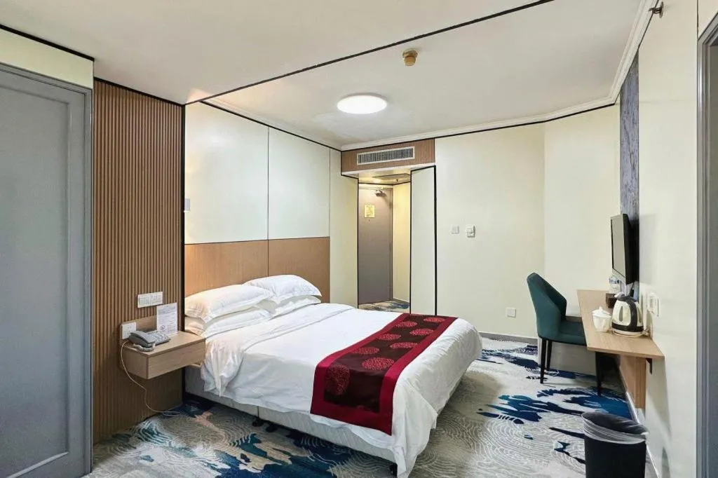 Bed in Dalian Bohai Pearl Hotel