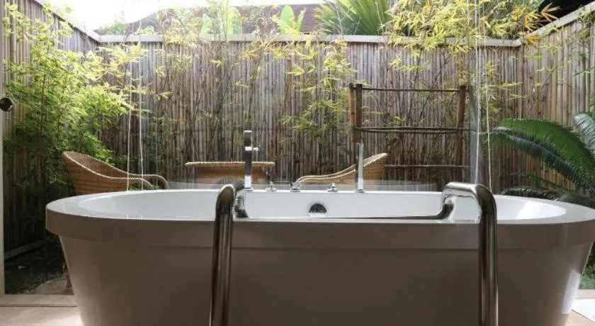 Bravo Resorts - Munting Paraiso