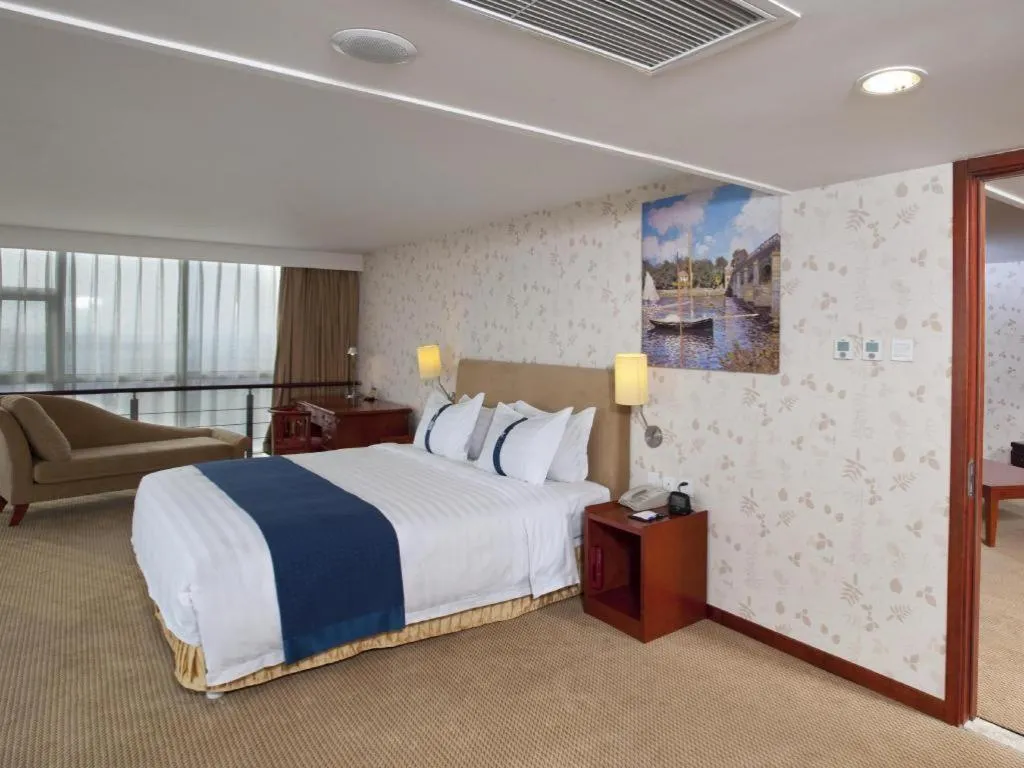 Bed in Holiday Inn Express Tianjin Dongli By IHG