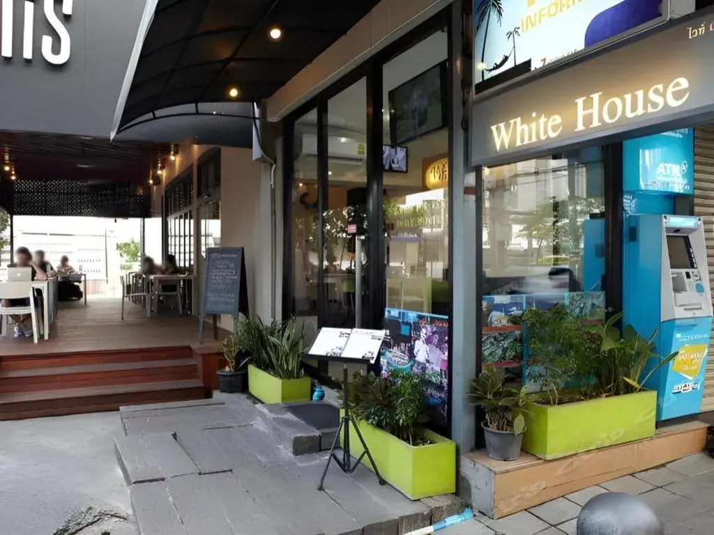 White House Asoke Sukhumvit 18 White House Asoke Sukhumvit 18