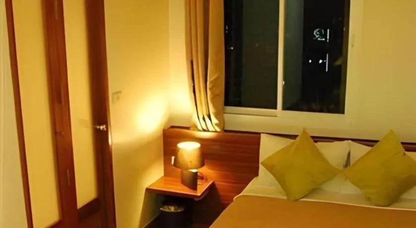 Bed in White House Asoke Sukhumvit 18