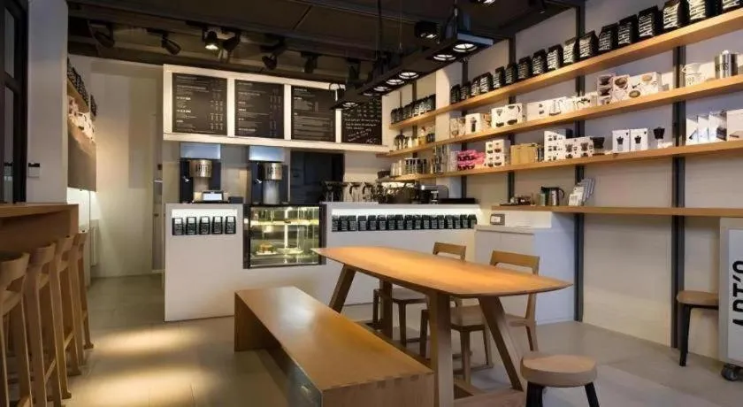 White House Asoke Sukhumvit 18