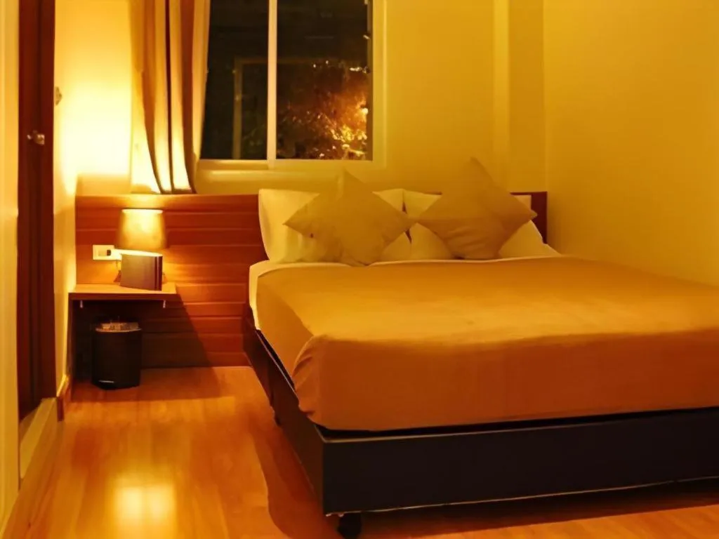 Bed in White House Asoke Sukhumvit 18