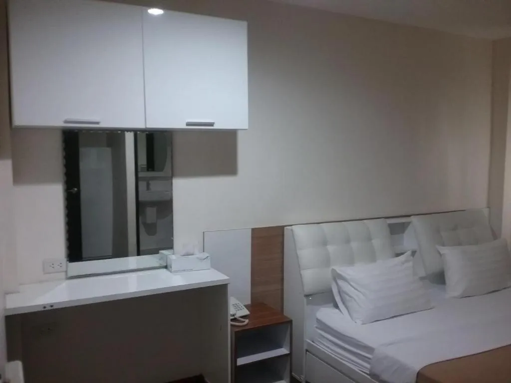 Bed in White House Asoke Sukhumvit 18