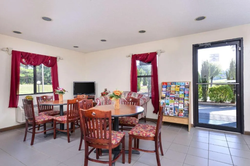 Baymont by Wyndham Acworth