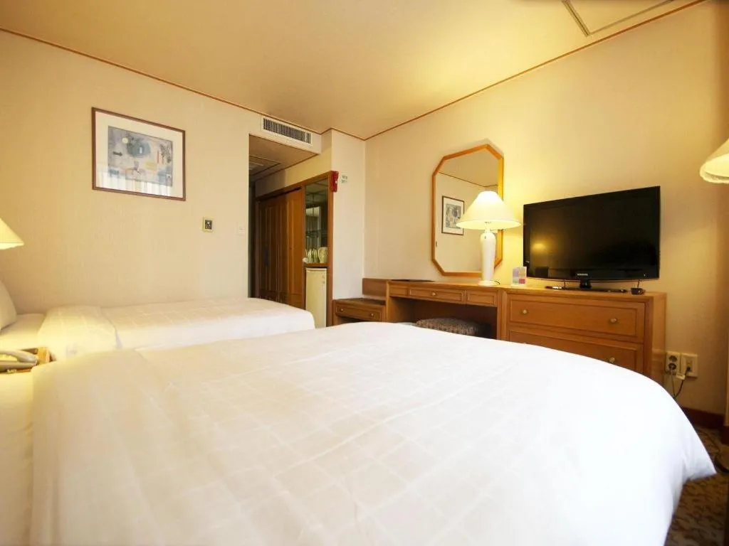 Bed in Seoul Rex Hotel