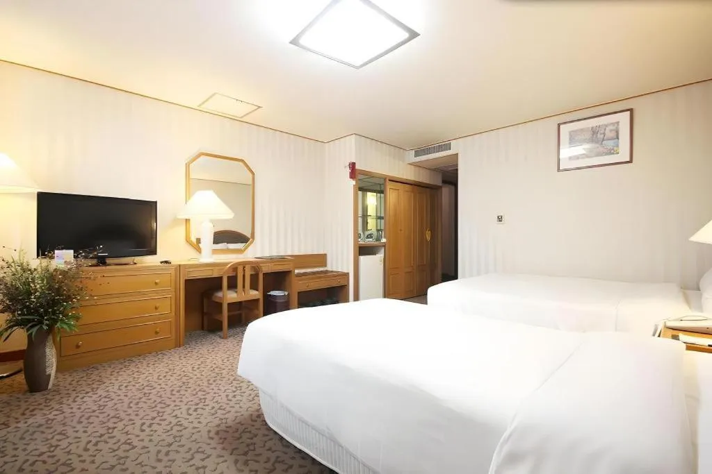 Bed in Seoul Rex Hotel