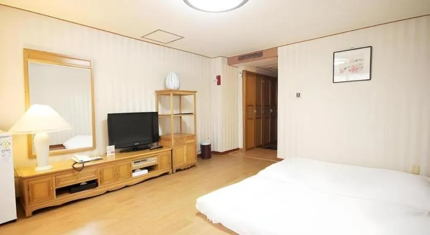 Bed in Seoul Rex Hotel