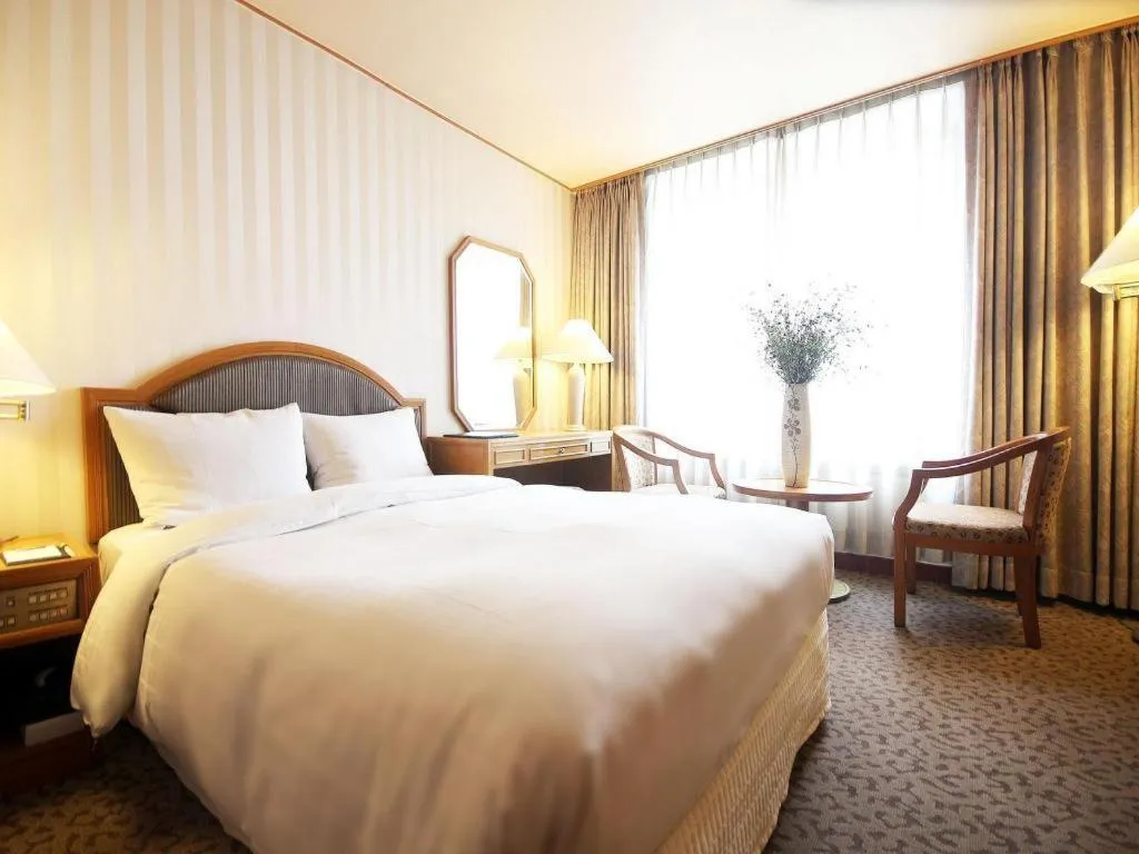 Bed in Seoul Rex Hotel