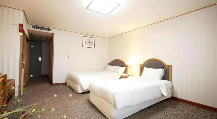 Bed in Seoul Rex Hotel