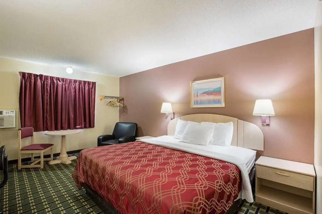 Bed in Americas Best Value Inn Beatrice