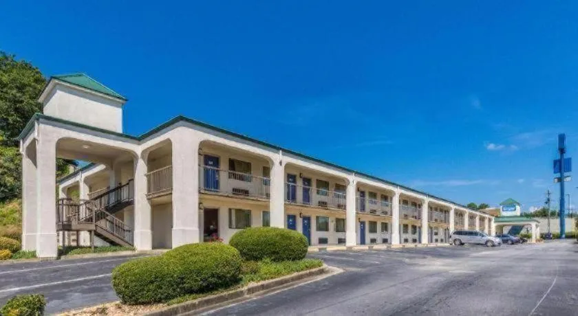 Rodeway Inn & Suites