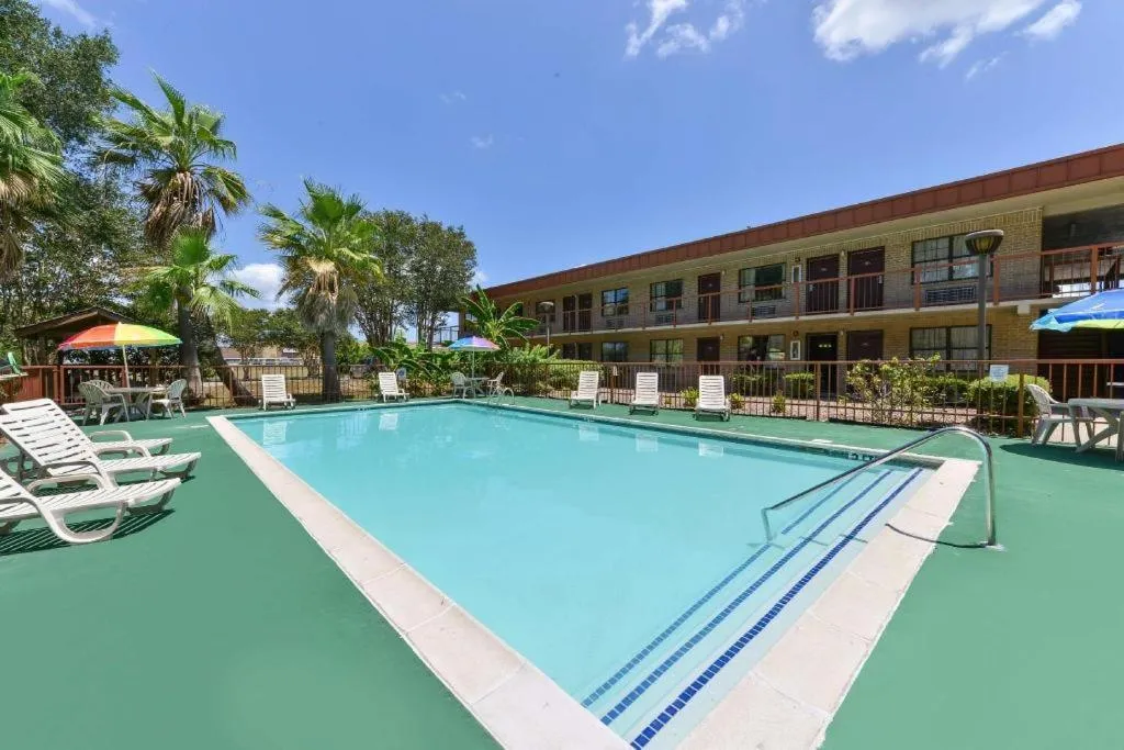 Americas Best Value Inn & Suites Victoria