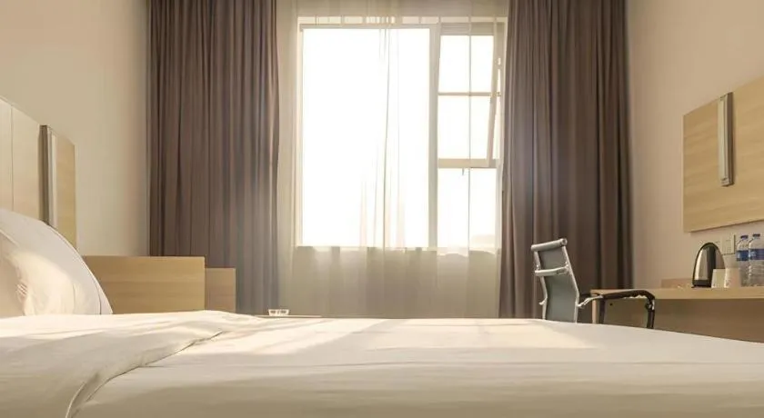 Bed in City Comfort Inn Guahgnzhou Huangpu East District