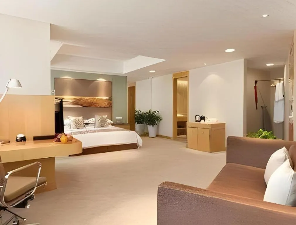 Bed in Ramada Plaza by Wyndham Chuzhou