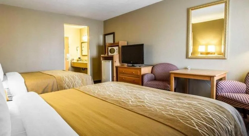 Bed in Comfort Inn Tucson Central