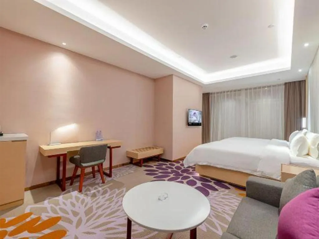 Bed in Lavande Hotels Guangzhou Zhihui City