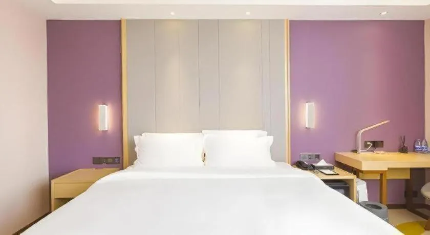 Bed in Lavande Hotels Guangzhou Zhihui City