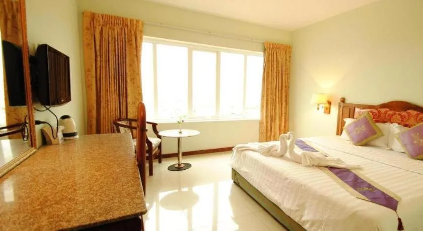 Bed in Midland Hotel