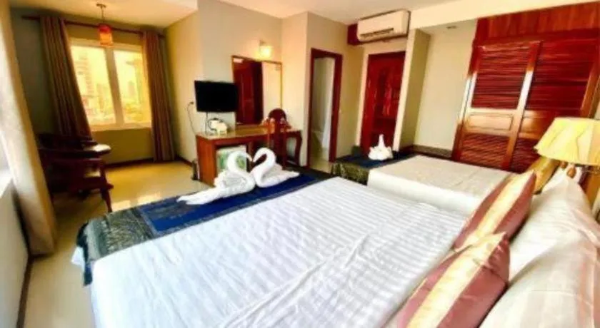 Bed in Midland Hotel